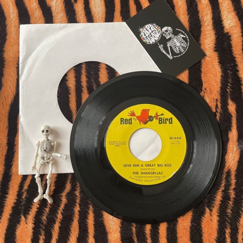 The Shangri-Las – Give Him A Great Big Kiss