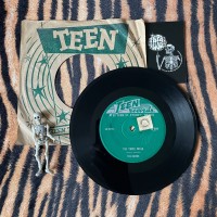 The Dawns / The Codas – The Three Bells / Sleep Walk