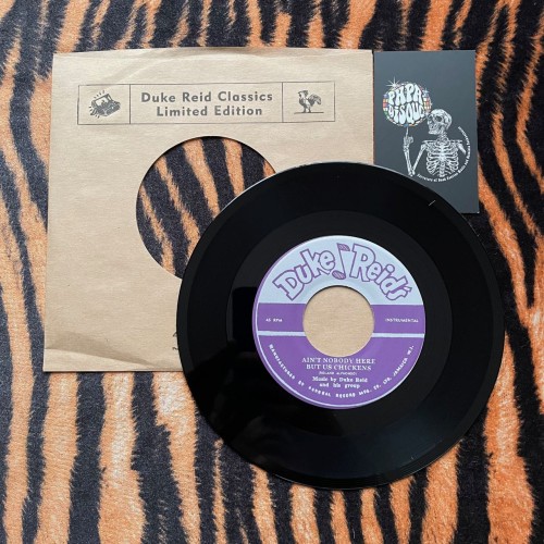 Duke Reid And His Group / The Moonlighters – Ain't Nobody Here But Us Chickens / Bells Of Love
